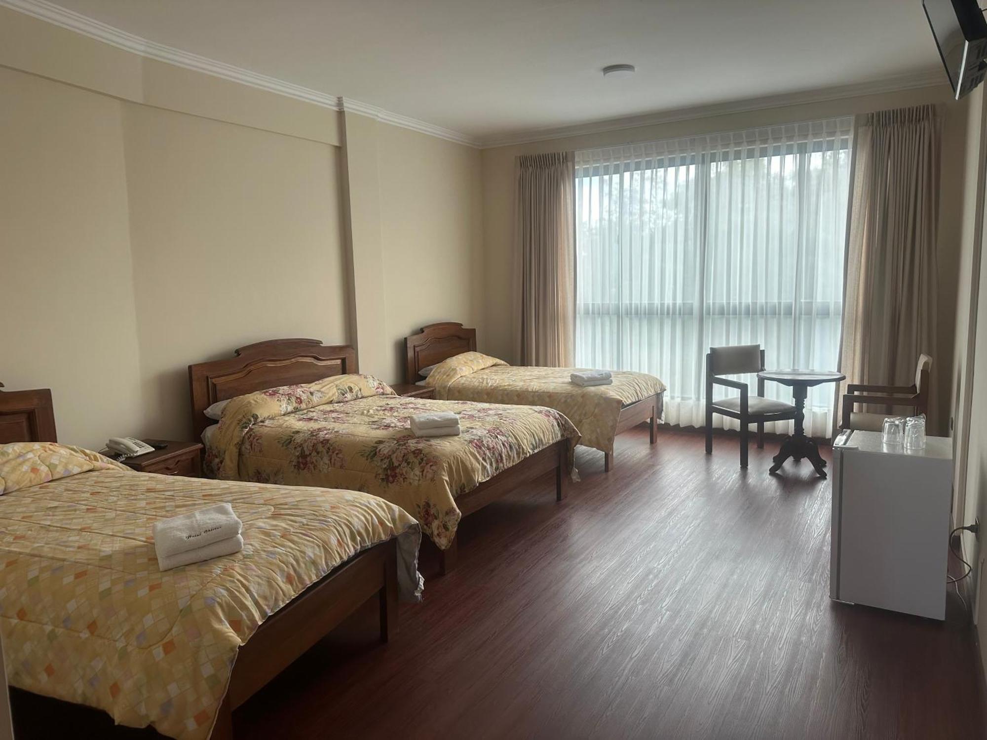 Hotel Oblitas Cochabamba Exteriör bild